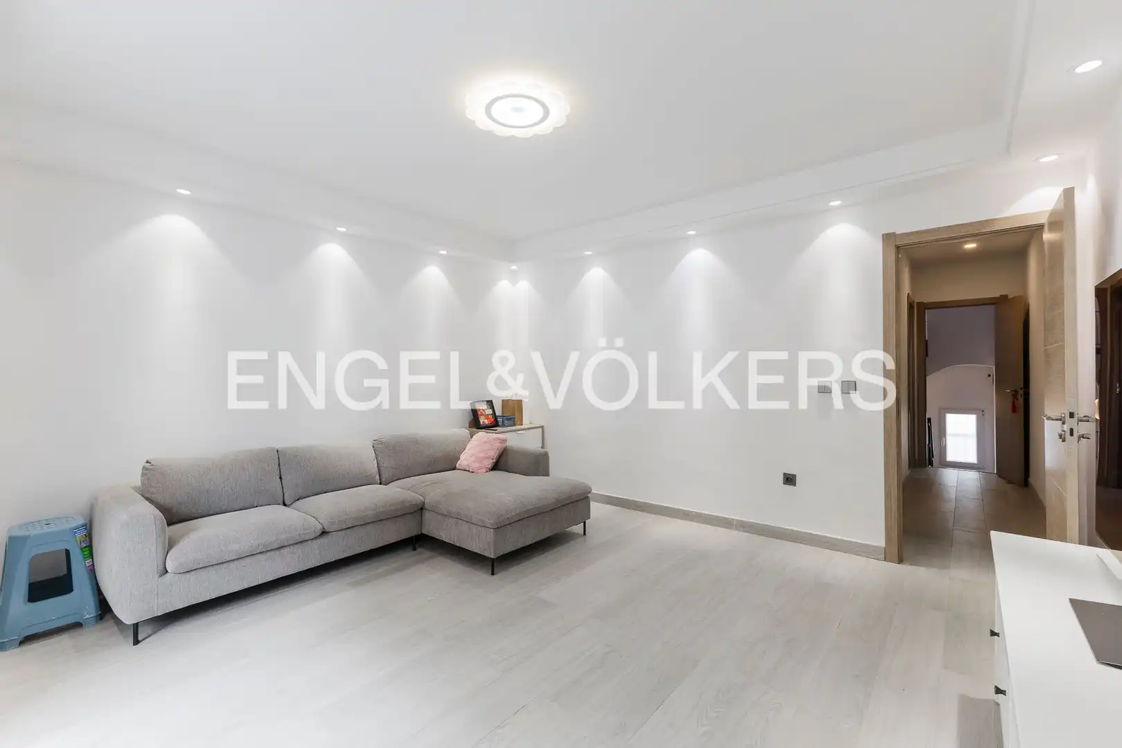 Sala d'estar de Casa o xalet en venda en Barcelona amb Aire condicionat, Calefacció i Terrassa