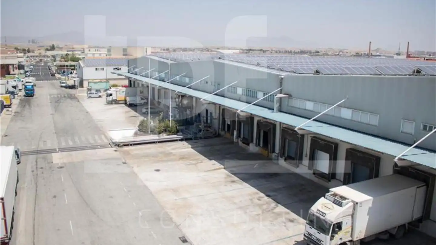 Außenansicht von Fabrikhallen zur Miete in Alicante / Alacant