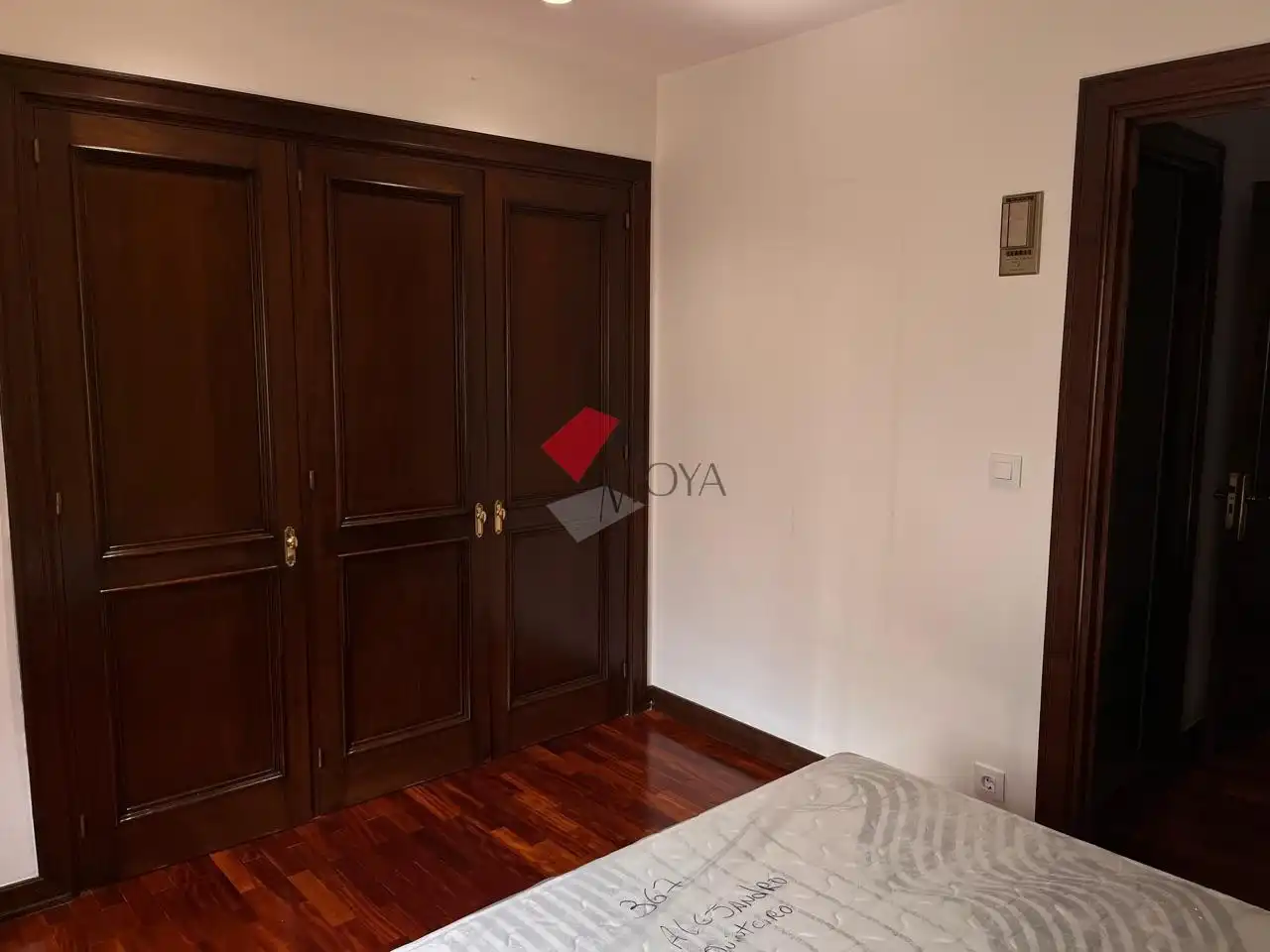 Bedroom of Apartments for rent in Vigo   with Heating and Furnished