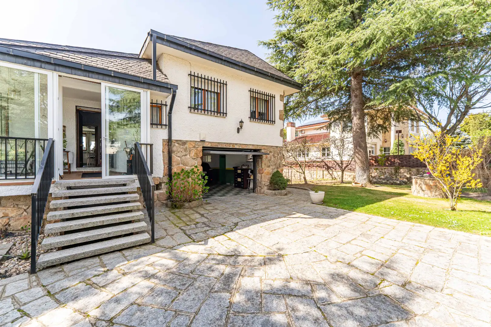 Garden of Houses for sale in Alpedrete  with Furnished