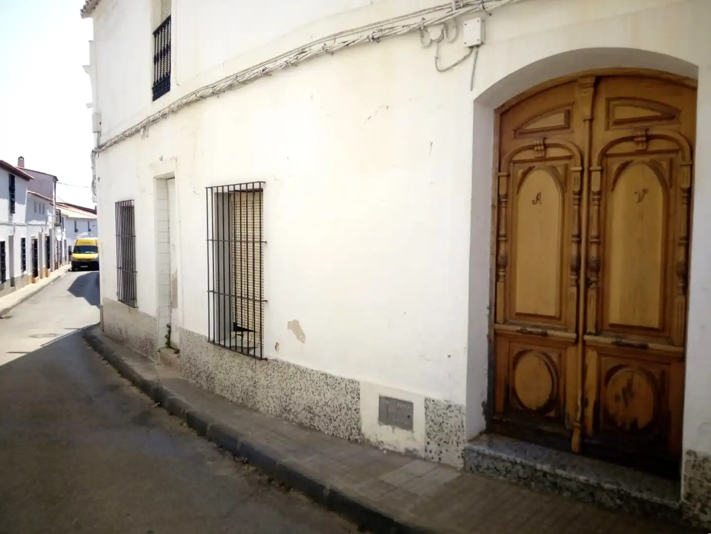 Exterior view of Houses for sale in Medina de las Torres  with Terrace and Oven