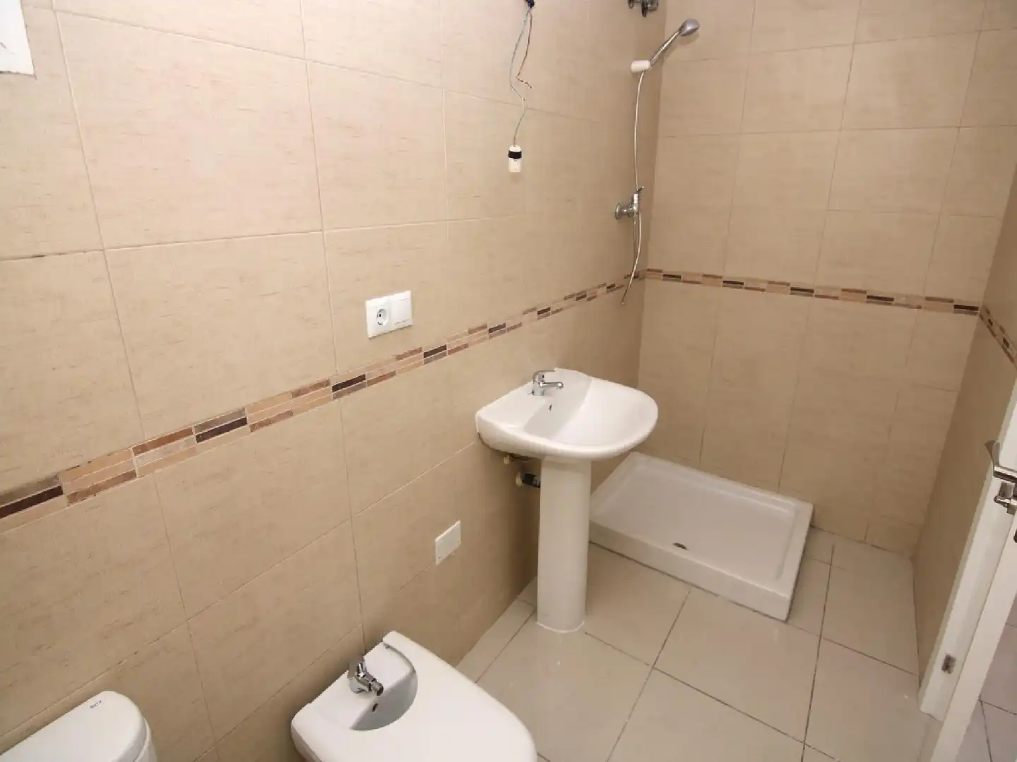 Baño de Piso en venta en Aspe con Terraza