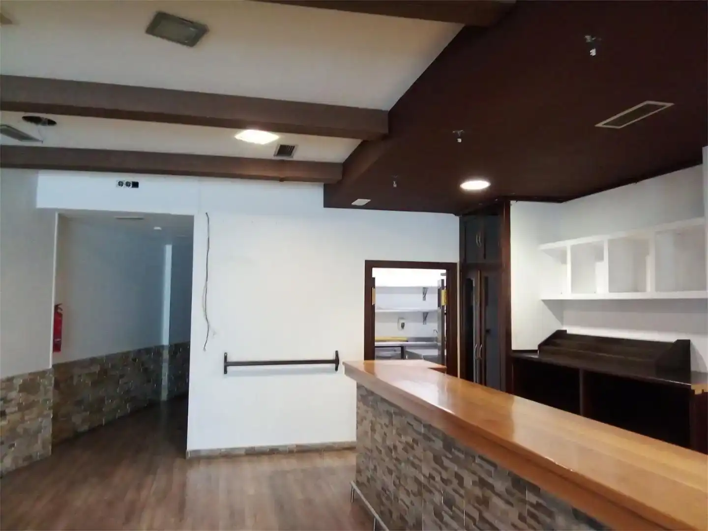 Commercial properties for sale in Oseiro