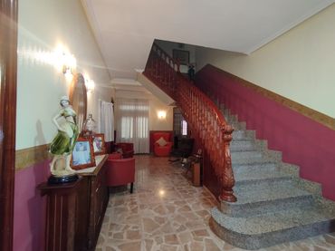 Casa amb balcó en venda a Calle Campomanes
