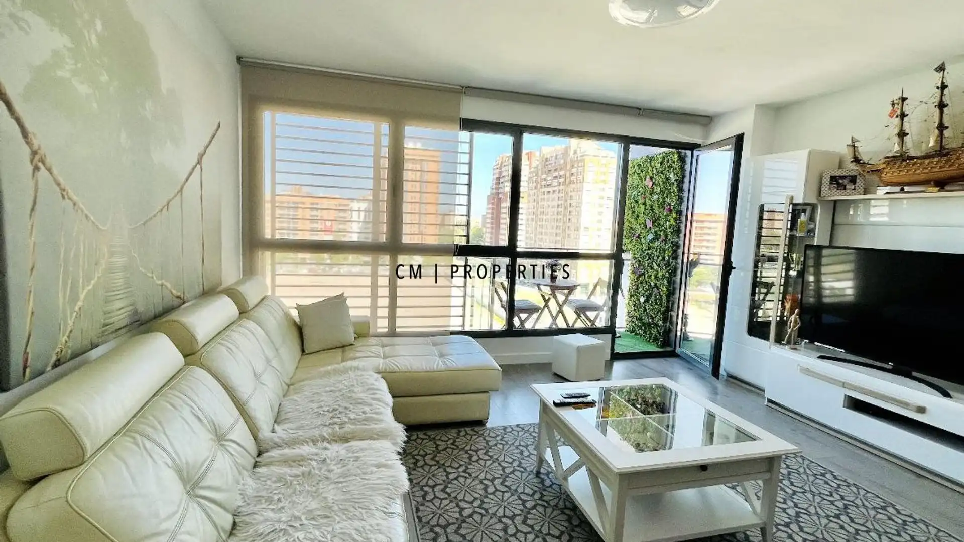 Living room of Flat for rent in  Valencia Capital  with Air Conditioner, Heating and Parquet flooring