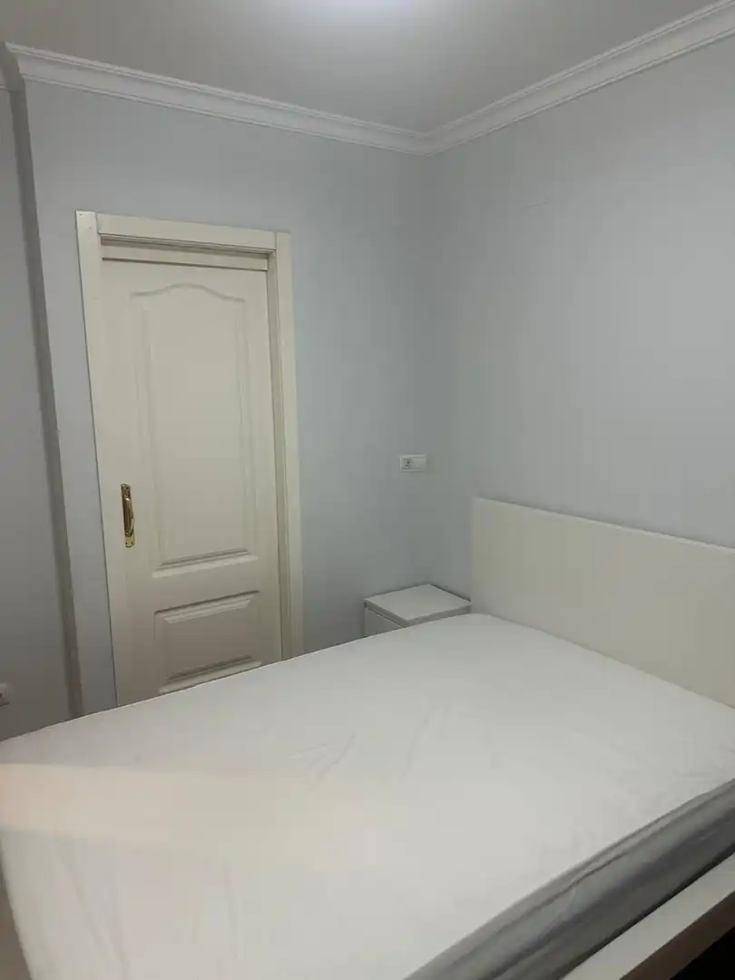 Bedroom of Apartments for rent in Granada  with Air Conditioner, Heating and Furnished