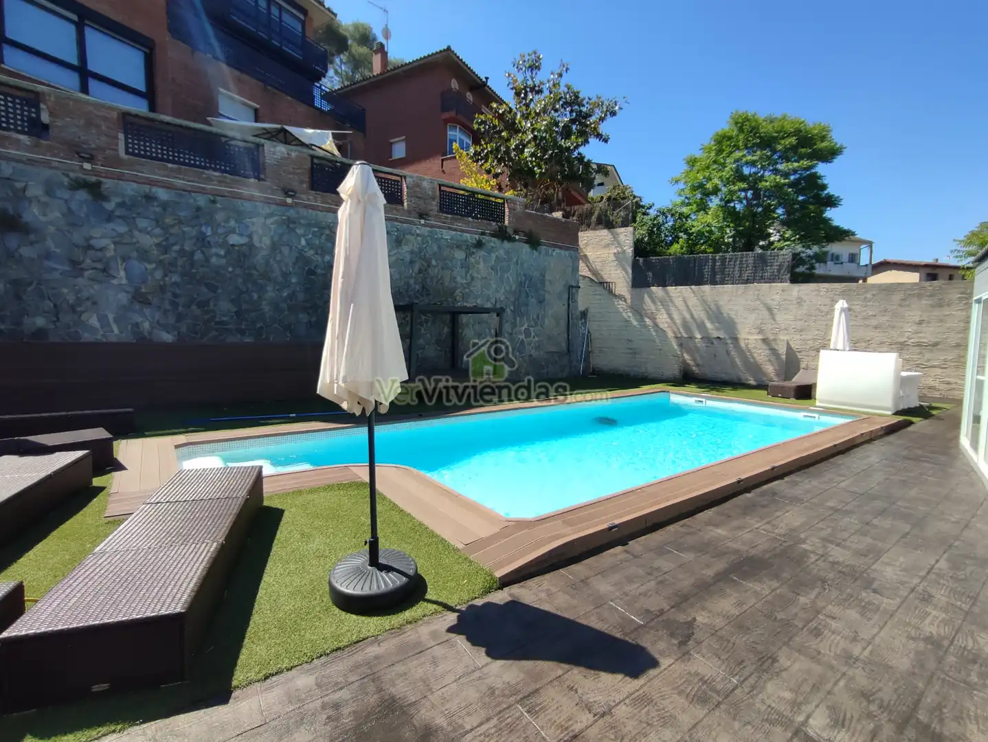 Piscina de Casa o xalet en venda en Cervelló amb Aire condicionat, Calefacció i Jardí privat