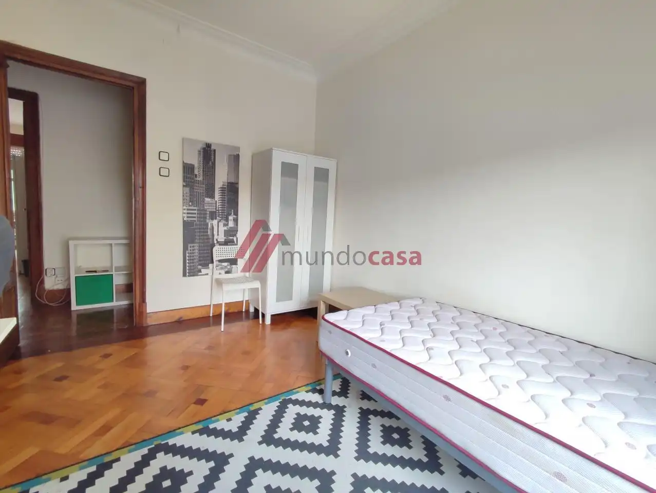 Habitación de Piso para compartir en Ferrol con Calefacción, Parquet y Amueblado