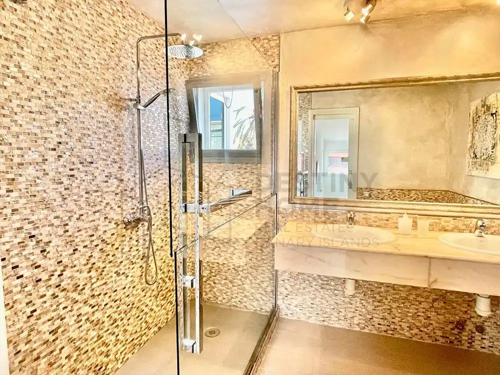 Bathroom of Houses for sale in La Oliva  with Private garden, Terrace and Storage room