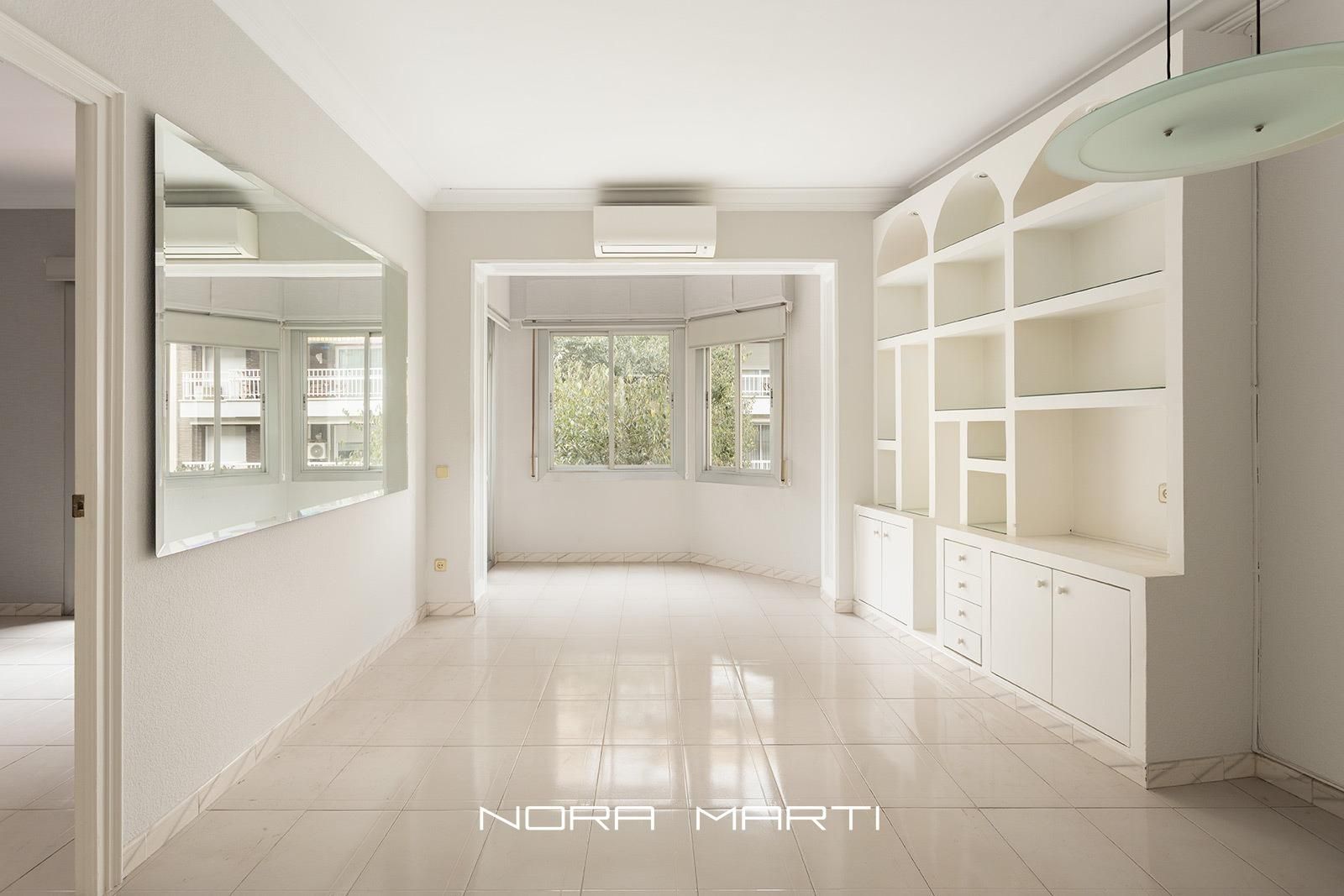 Sala de estar de Piso en venta en  Barcelona Capital con Aire acondicionado, Balcón y Alarma