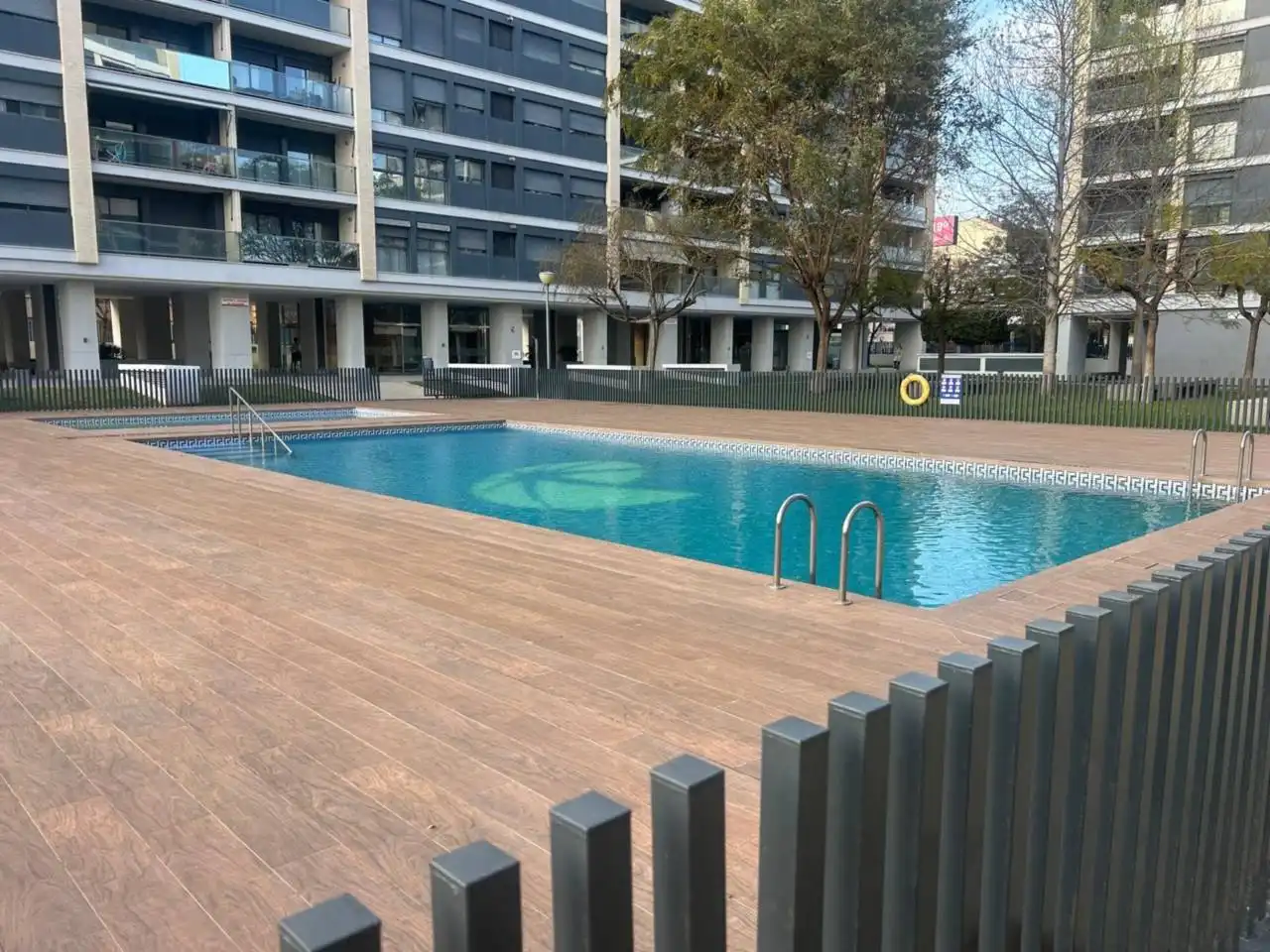 Schwimmbecken von Wohnung zum Verkauf in Castellón de la Plana / Castelló de la Plana mit Klimaanlage, Parkett und Terrasse