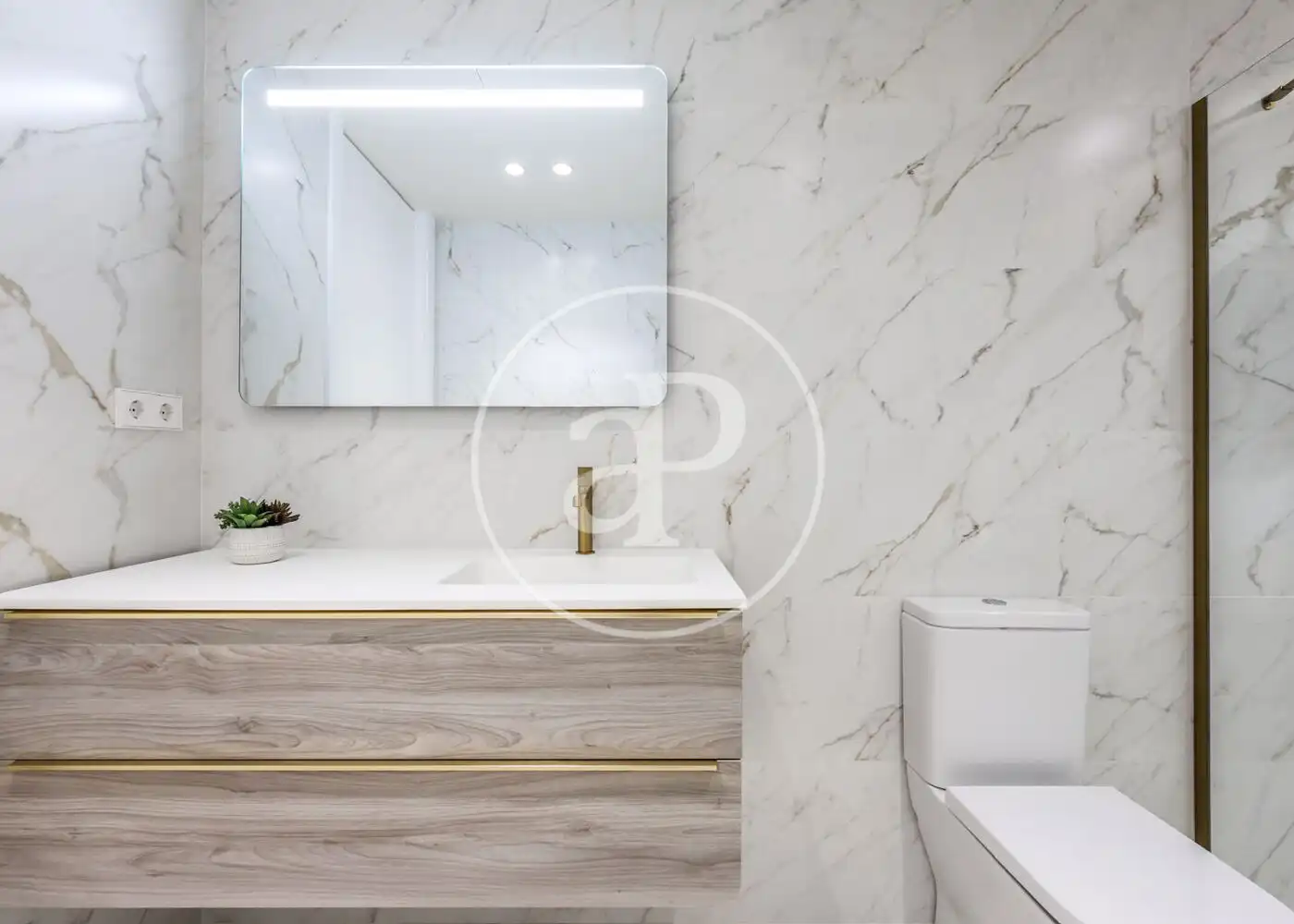 Badezimmer von Wohnung zum Verkauf in Madrid mit Klimaanlage, Heizung und Möbliert