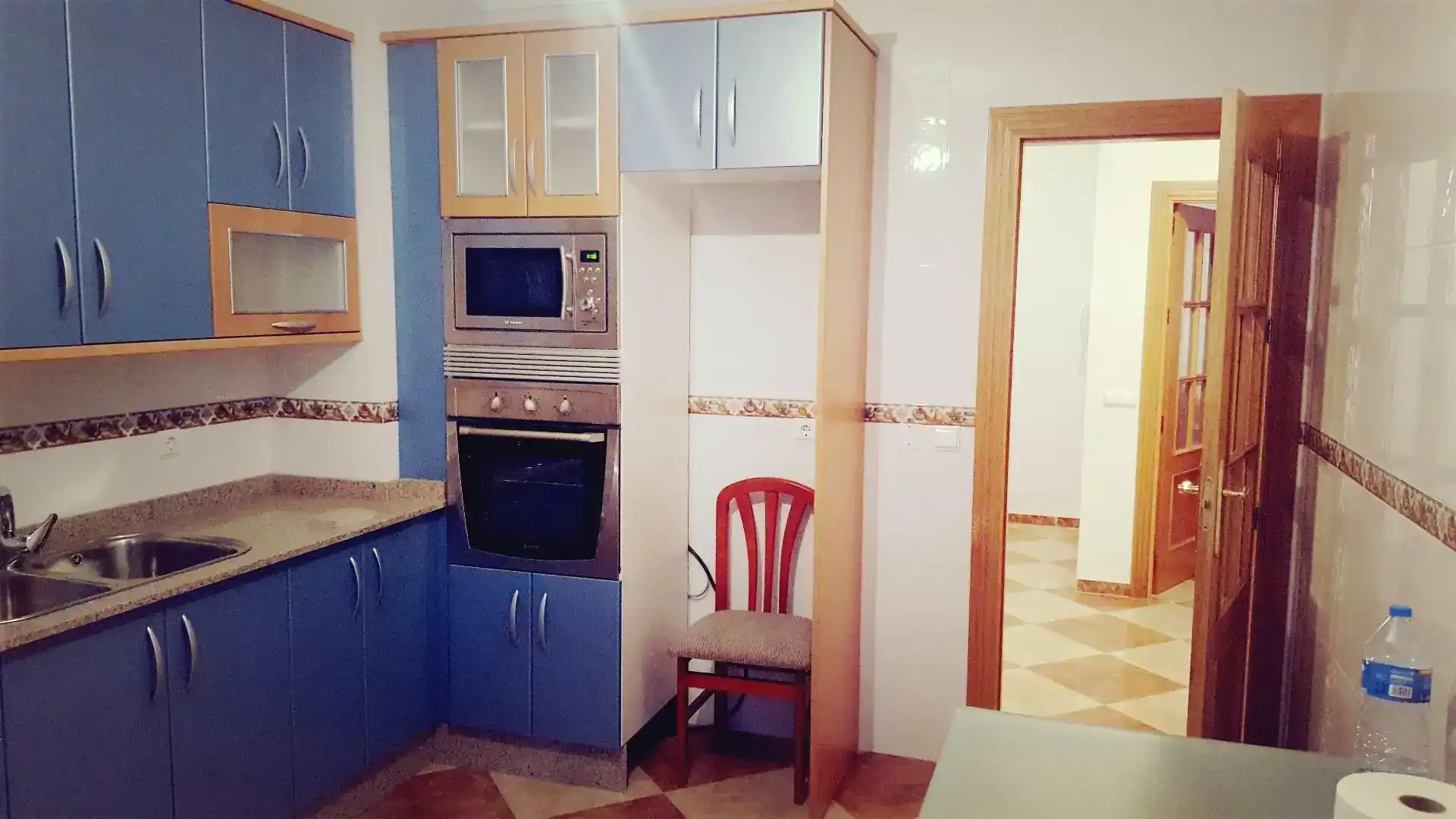 Cuina de Casa adosada en venda en Baza amb Forn, Rentadora i Microones