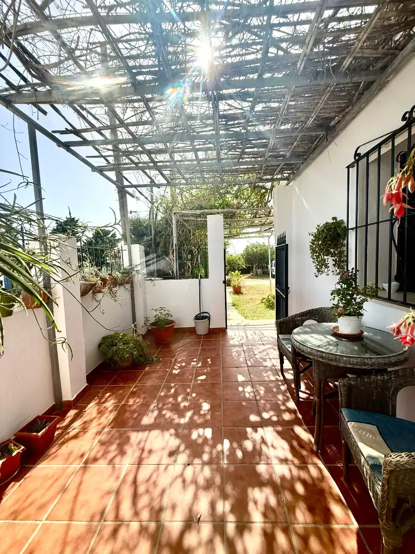 Terrassa de Finca rústica en venda en Tarifa amb Aire condicionat, Jardí privat i Traster