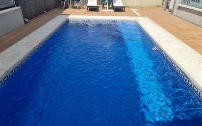 Piscina de Casa adosada en venda en Villaviciosa de Odón amb Aire condicionat, Terrassa i Piscina