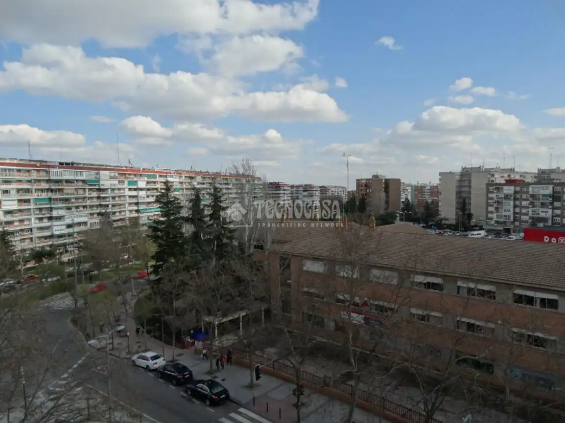 Vista exterior de Piso en venta en Alcorcón con Calefacción, Parquet y Terraza
