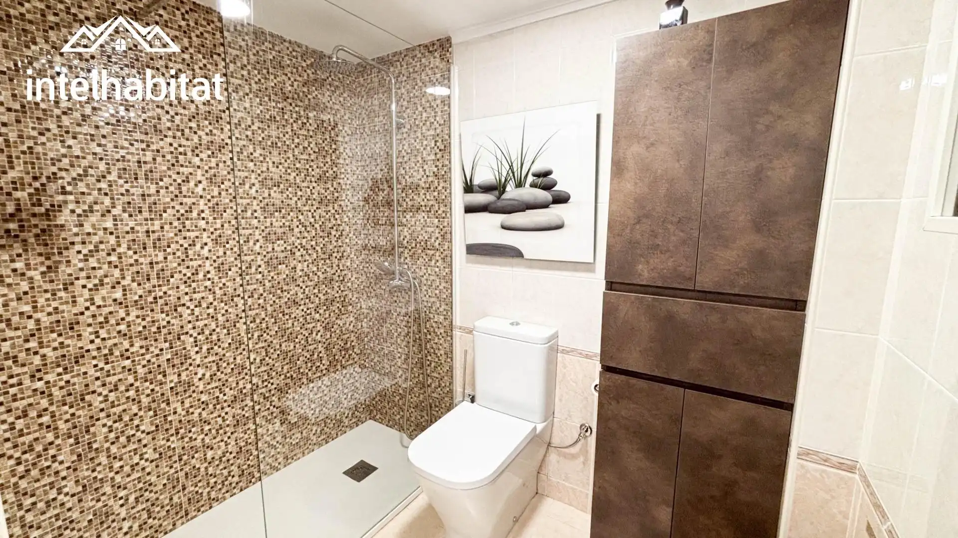 Baño de Piso en venta en Valencia con Aire acondicionado y Balcón