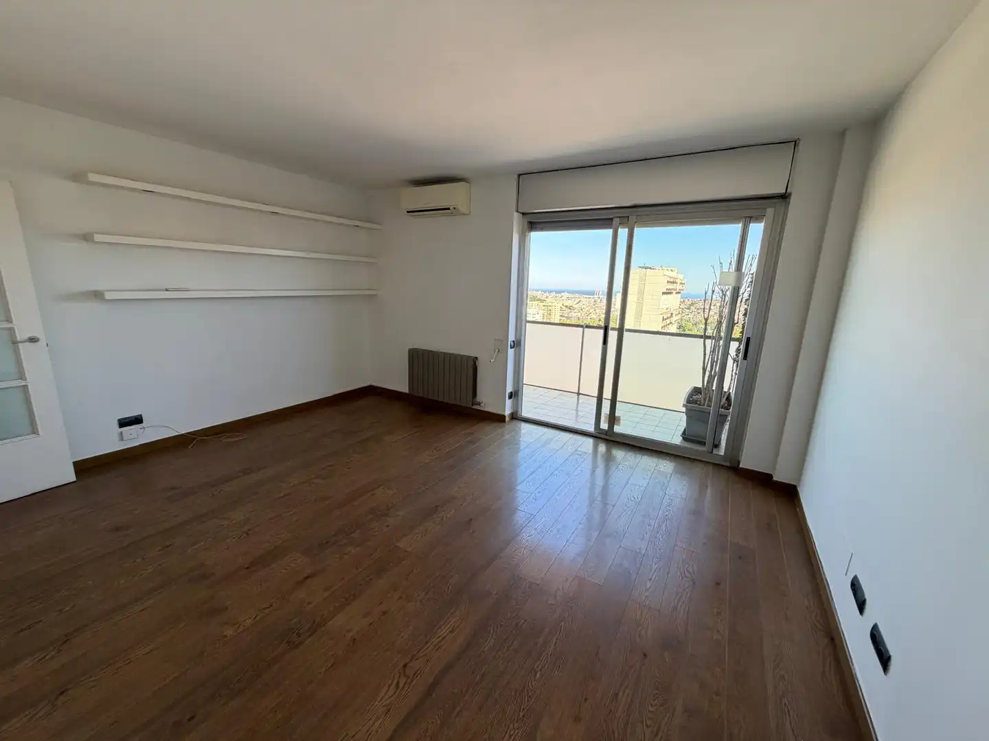 Bedroom of Flat for rent in Barcelona  with Air Conditioner, Heating and Terrace
