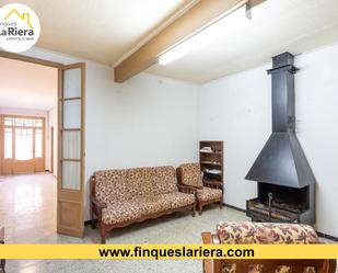Sala d'estar de Casa o xalet en venda en Arenys de Mar amb Aire condicionat, Calefacció i Jardí privat