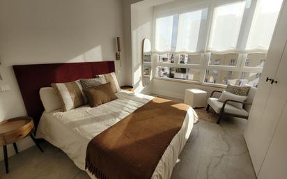 Bedroom of Flat for sale in  Madrid Capital  with Air Conditioner, Heating and Terrace