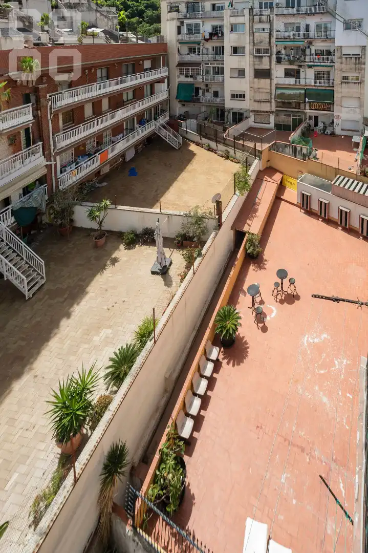 Terrassa de Pis en venda en Barcelona amb Aire condicionat i Balcó