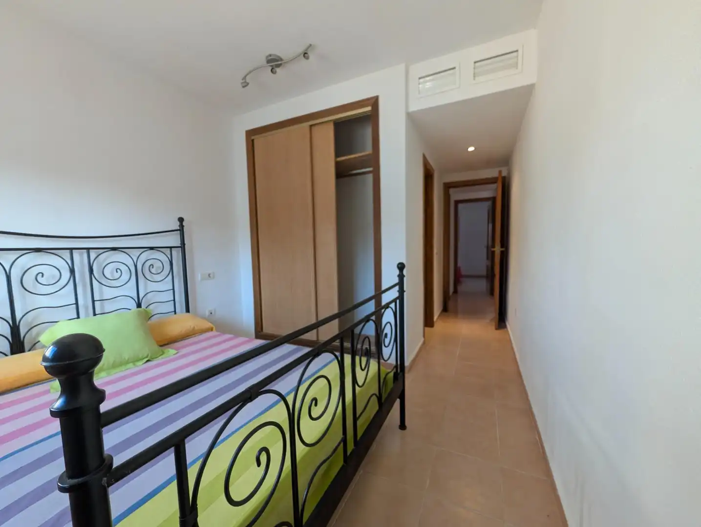 Dormitori de Casa adosada en venda en Mazarrón amb Aire condicionat, Jardí privat i Piscina comunitària
