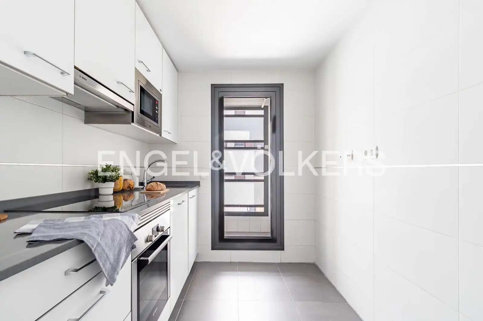 Kitchen of Flat for rent in Madrid  with Air Conditioner, Heating and Private garden