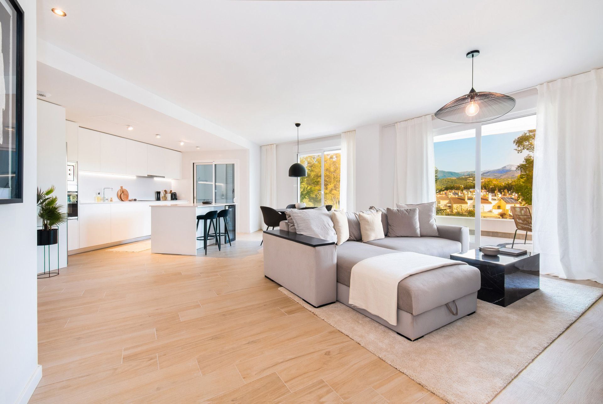 Sala d'estar de Apartament de lloguer en Marbella amb Aire condicionat, Calefacció i Terrassa