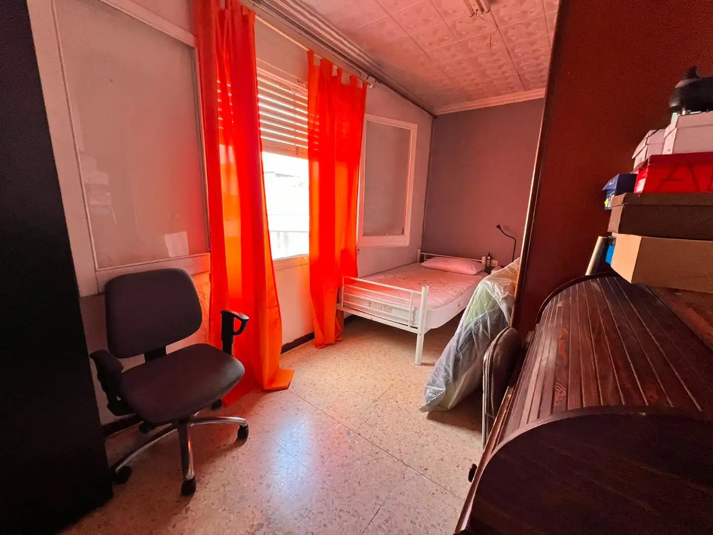 Dormitori de Casa o xalet en venda en Sabadell amb Aire condicionat, Terrassa i Traster