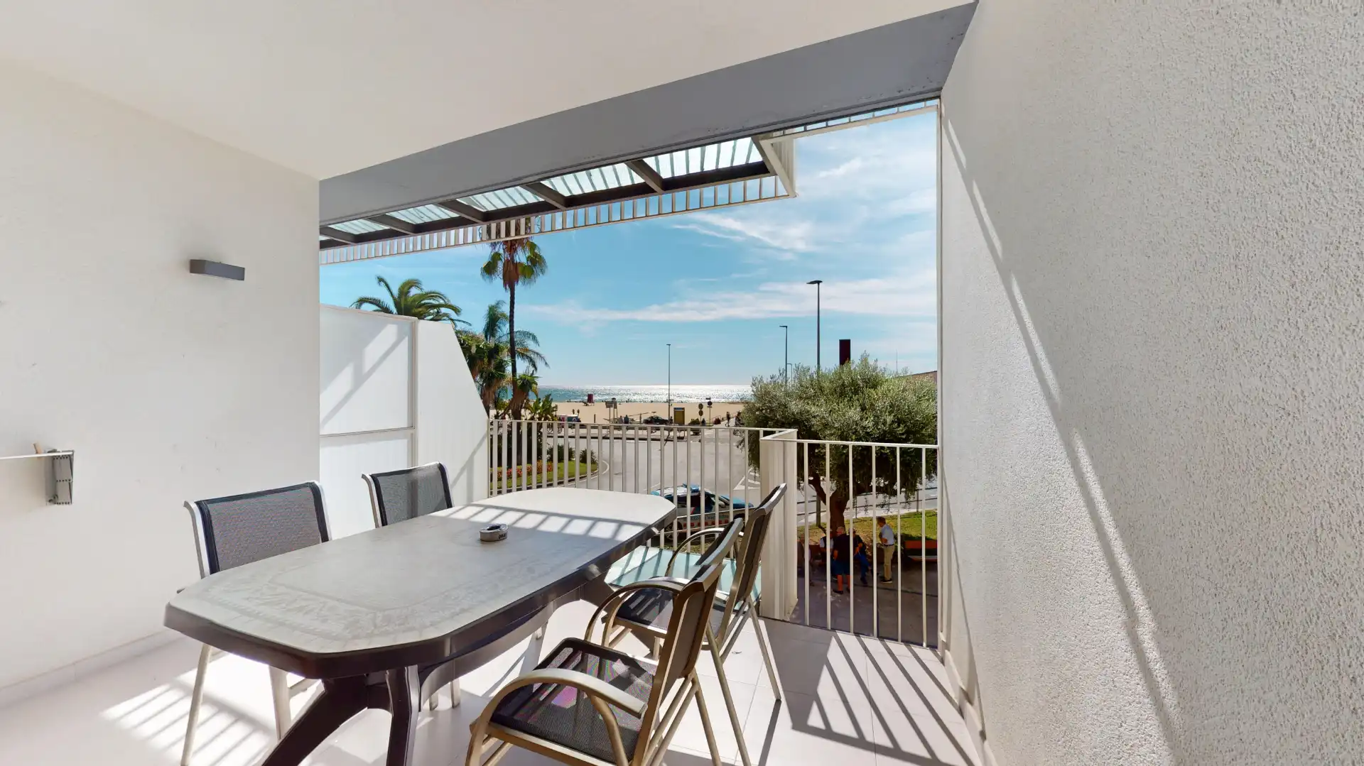 Apartment with terrace for sale in Carrer del Consolat de Mar 90, imagen 2