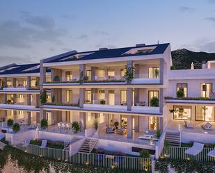Vista exterior de Apartament en venda en Benalmádena amb Aire condicionat, Jardí privat i Terrassa