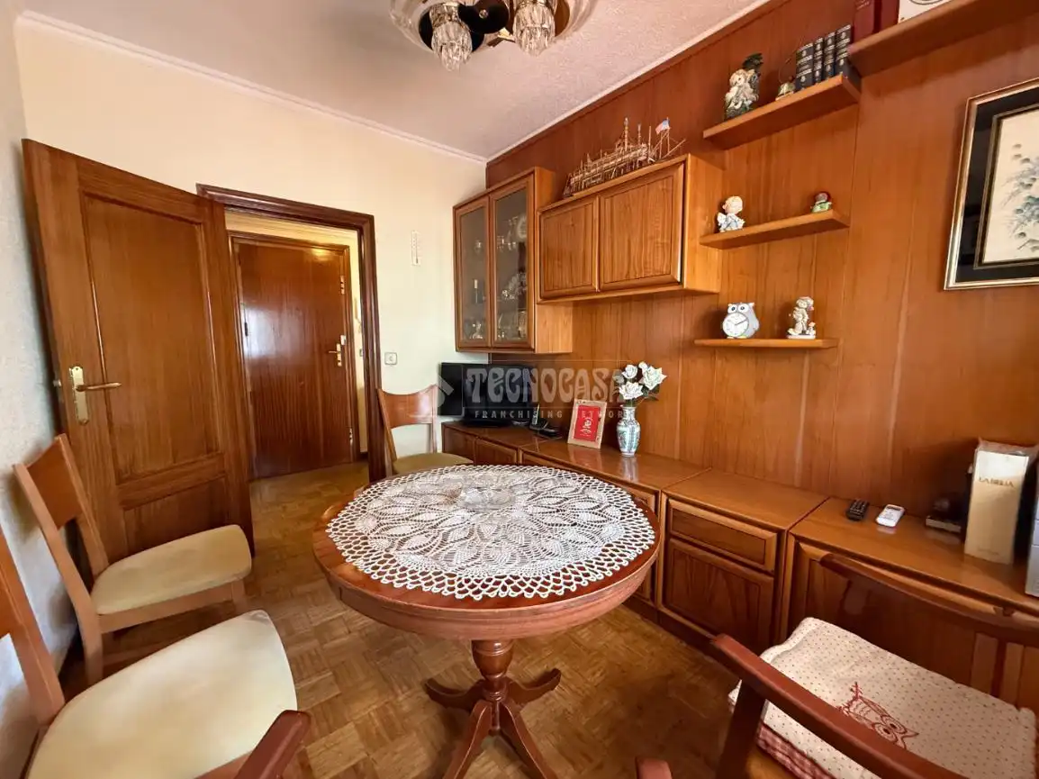 Living room of Flat for sale in Madrid  with Air Conditioner, Heating and Parquet flooring