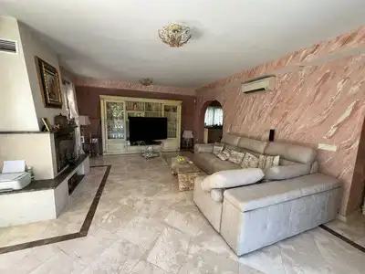 Chalet con piscina en venta en Calle de la Gaviota, 29604 Marbella, imagen 4