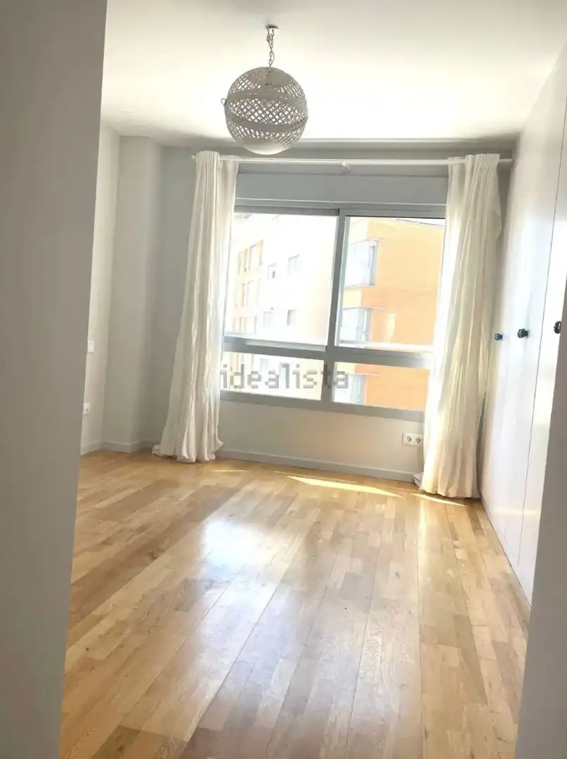 Bedroom of Flat for rent in Madrid  with Air Conditioner, Heating and Private garden