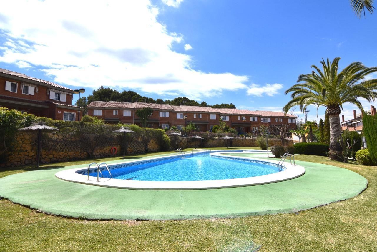 Swimming pool of House or chalet for sale in Benidorm  with Air Conditioner, Heating and Terrace