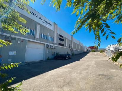 Vista exterior de Nau industrial en venda en Rubí amb Calefacció