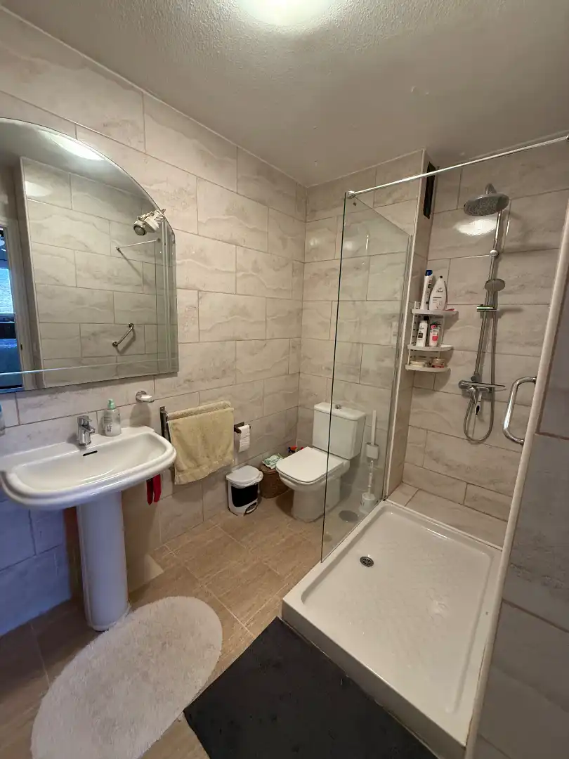 Baño de Piso en venta en Arona con Aire acondicionado, Terraza y Amueblado