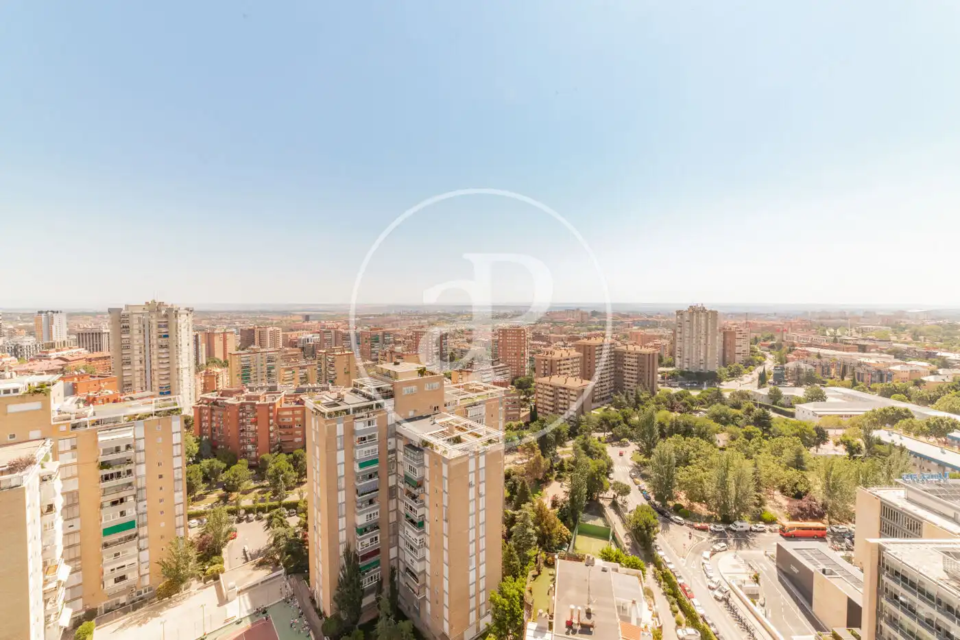 Vista exterior de Ático en venta en Madrid con Aire acondicionado, Calefacción y Jardín privado