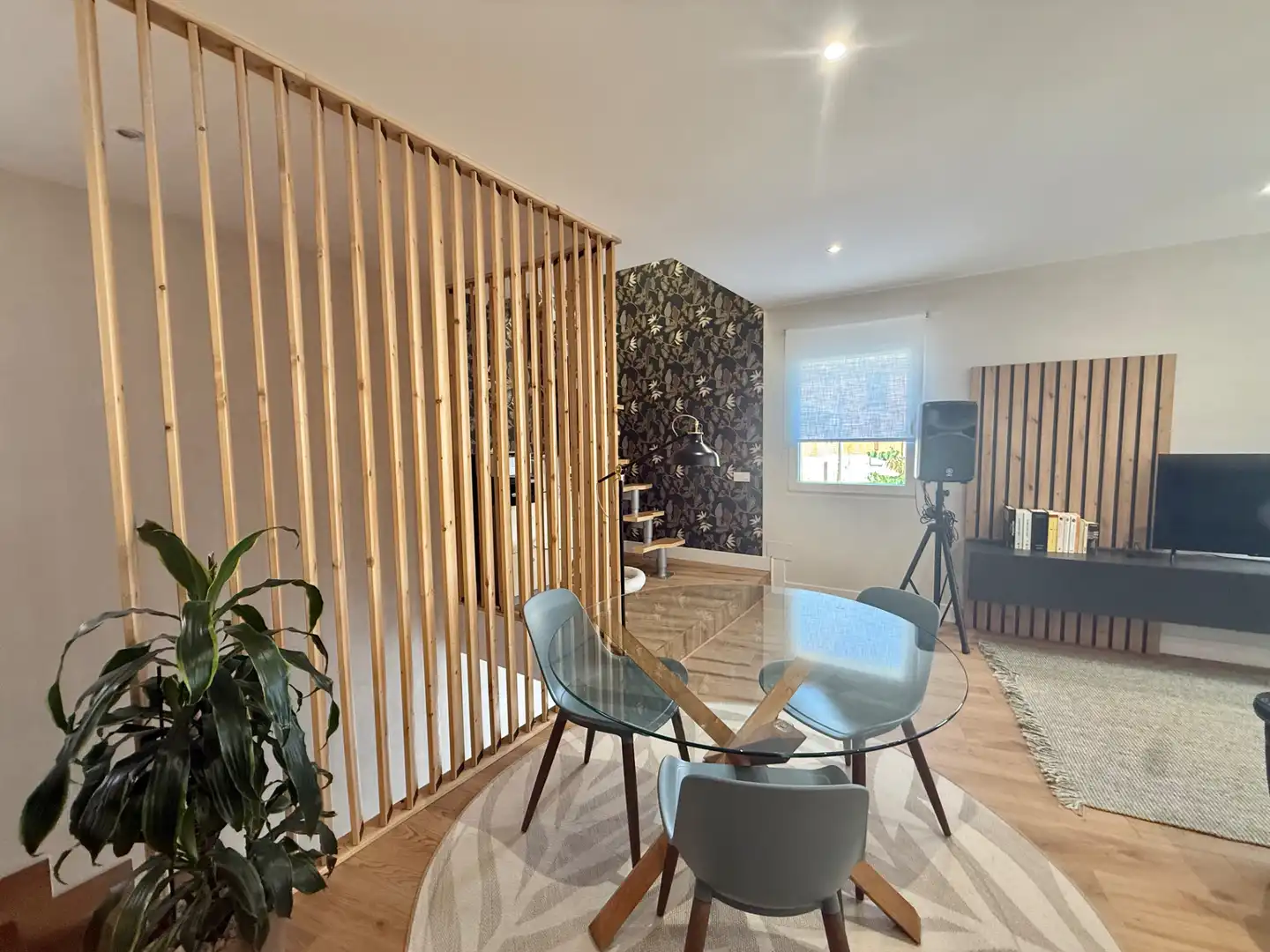 Esszimmer von Einfamilien-Reihenhaus zum Verkauf in Las Ventas de Retamosa mit Klimaanlage, Heizung und Terrasse