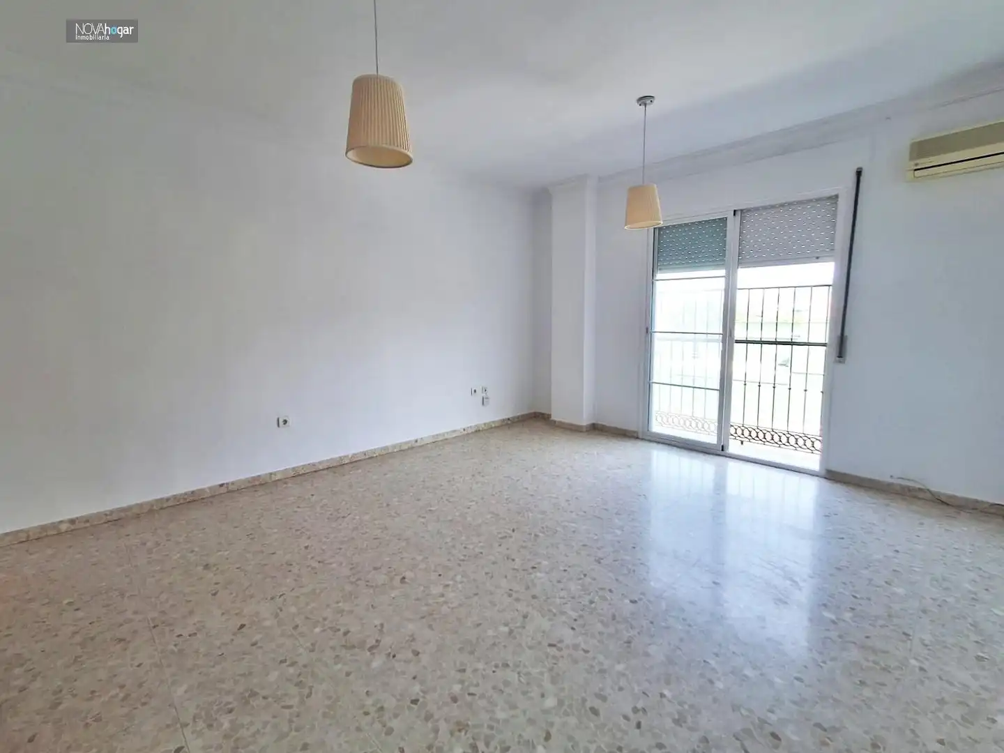 Sala de estar de Piso en venta en Cártama con Aire acondicionado, Calefacción y Balcón