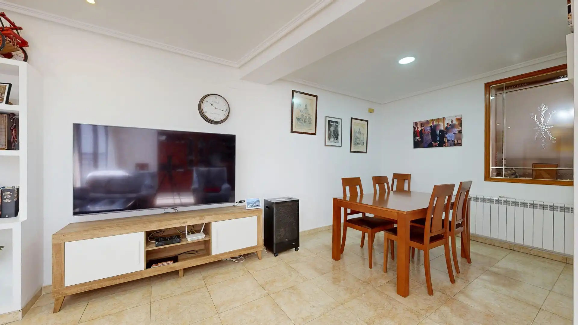 Sala d'estar de Casa o xalet en venda en Chiva amb Terrassa i Traster