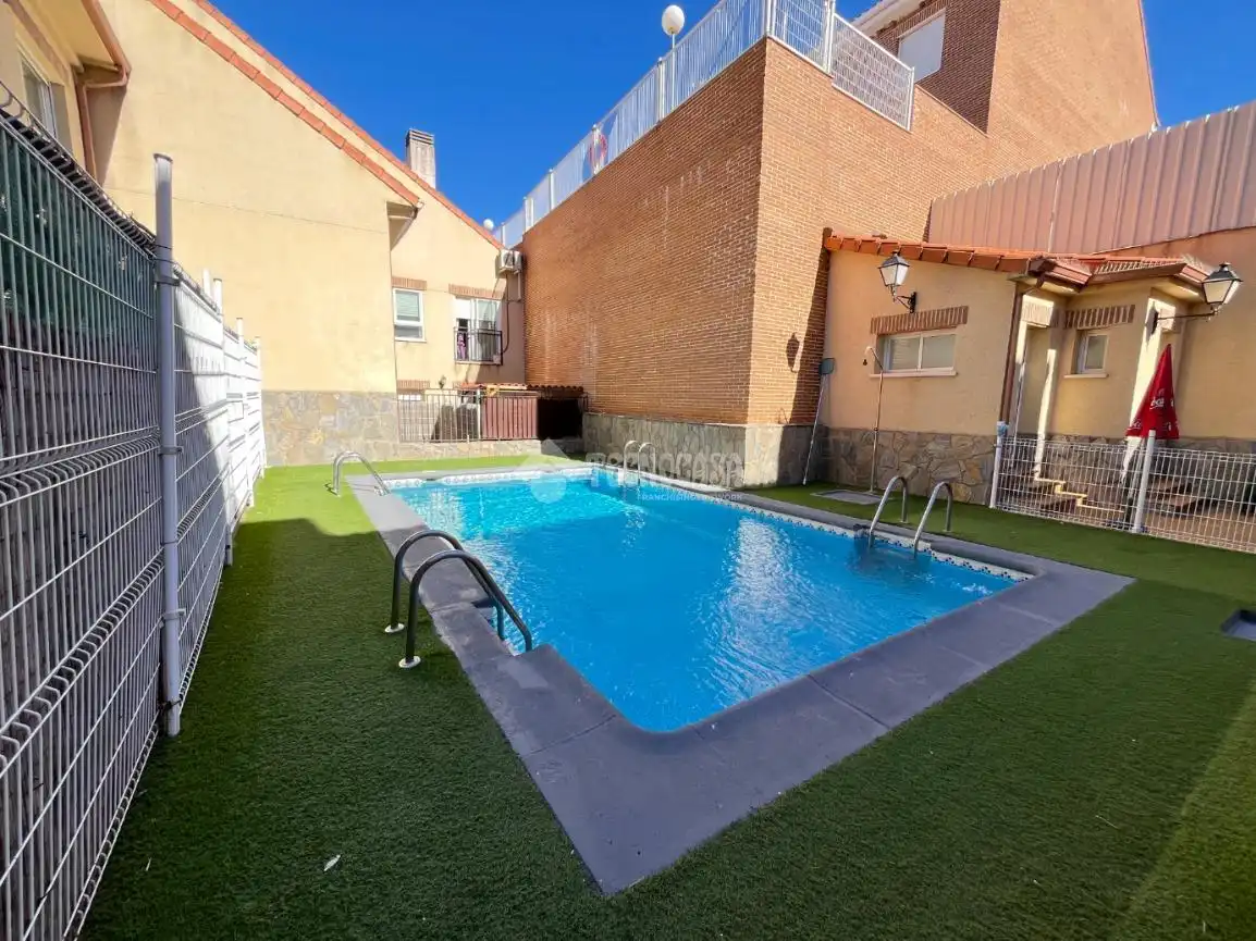 Piscina de Piso en venta en Pozuelo del Rey con Calefacción y Trastero