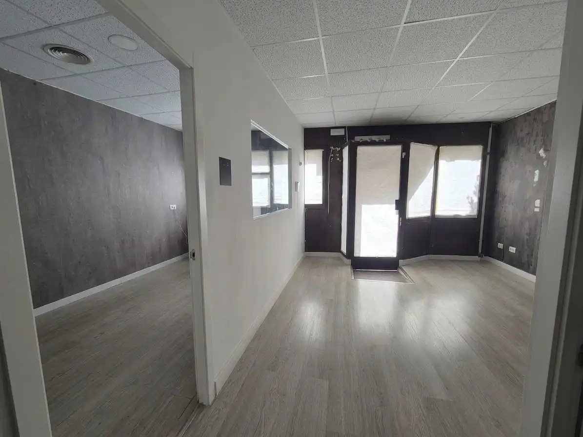 Business premises for sale in Carrer de la Constància, imagen 2