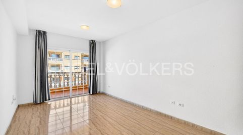 Foto 2 de Piso en venta en Palm - Mar, Arona