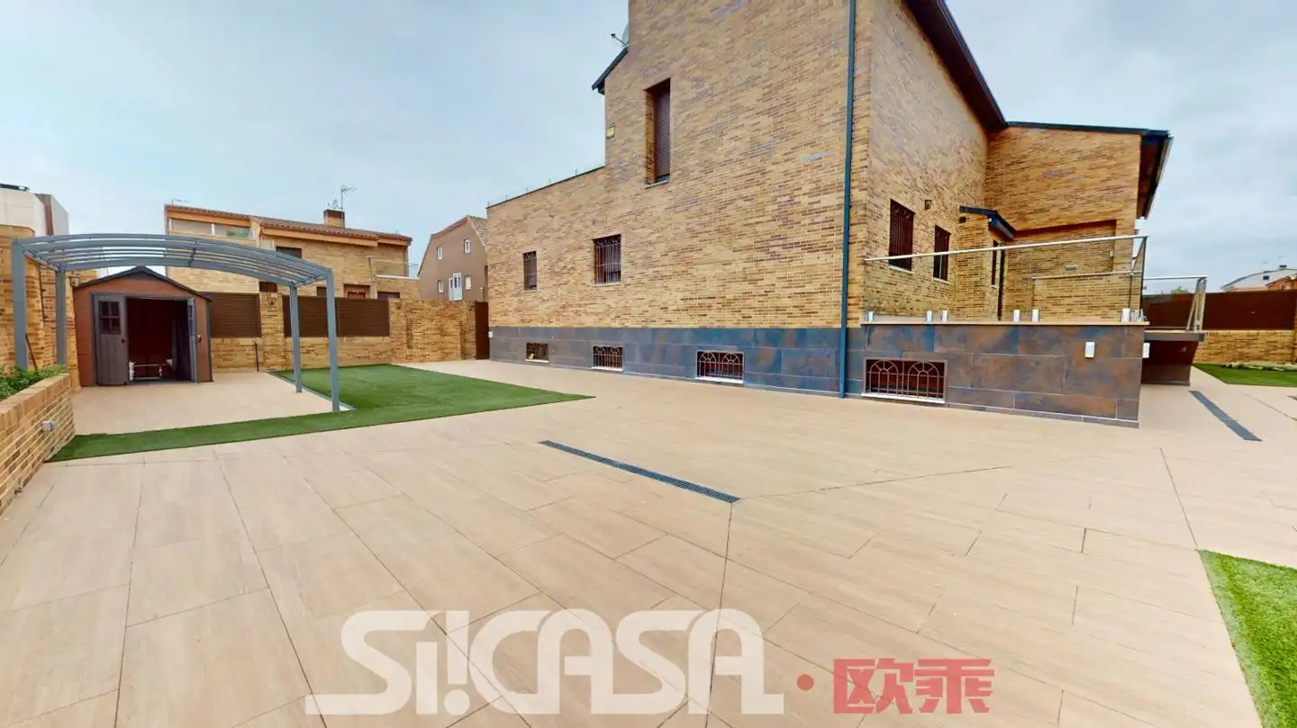 Semi-detached house with pool for sale in Parla Este, imagen 5