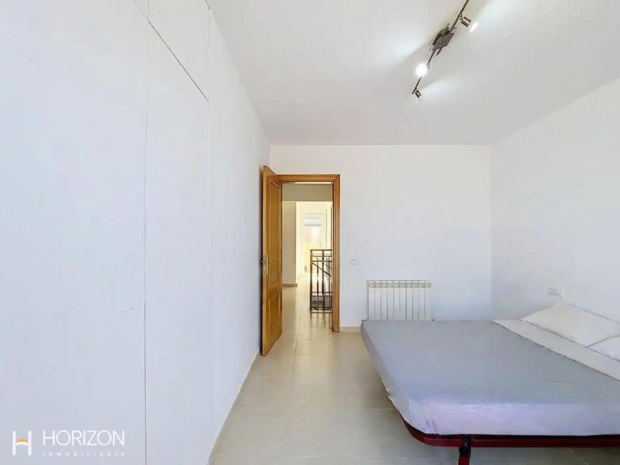 Habitación de Casa adosada en venta en Calafell con Aire acondicionado, Calefacción y Jardín privado