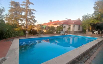 Piscina de Casa o xalet de lloguer en Monachil amb Terrassa i Balcó