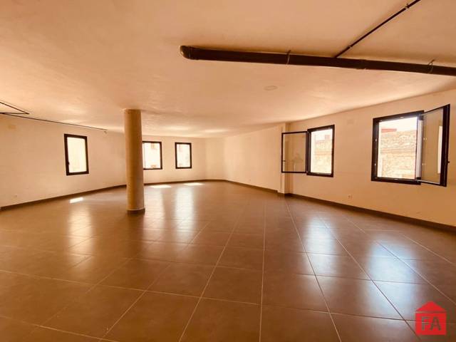 Local comercial en Alquiler en Bellvei