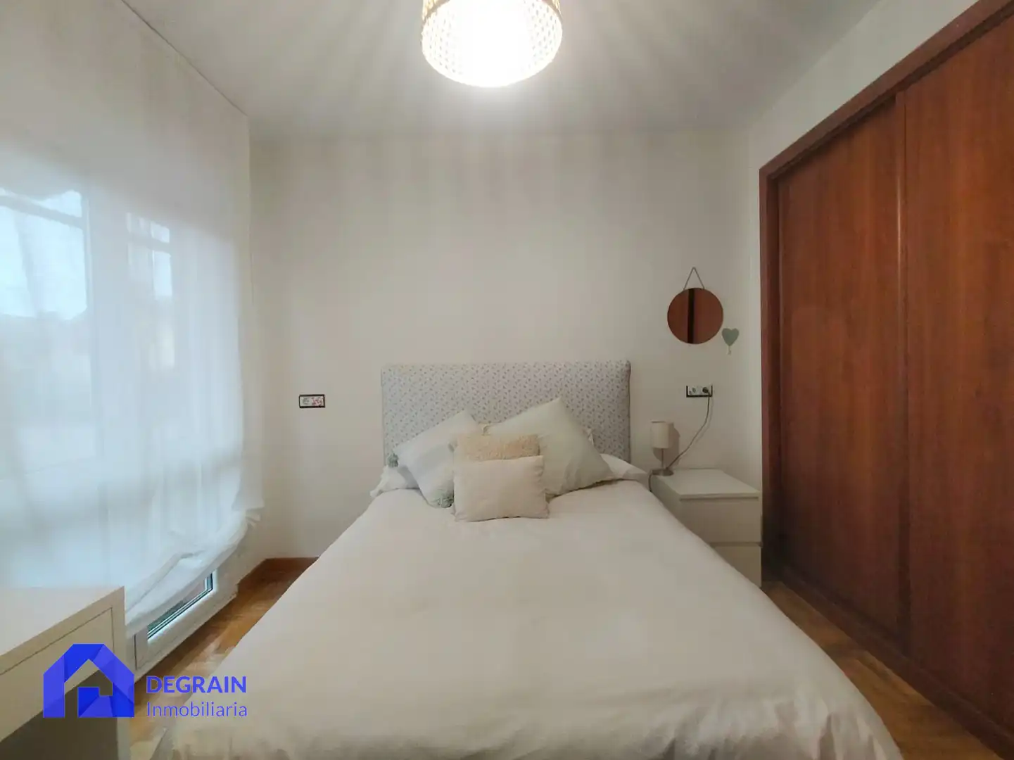 Schlafzimmer von Einfamilien-Reihenhaus zur Miete in Llanera mit Heizung, Privatgarten und Parkett