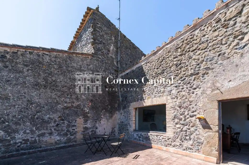 Vista exterior de Finca rústica de alquiler en Rupià con Aire acondicionado, Calefacción y Jardín privado